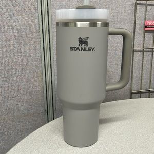 Gently used Stanley 40oz